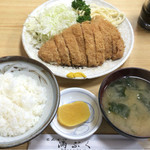 チーズかつ定食　900円