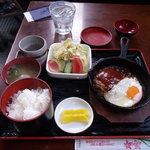 ごはんやCAFE 蔵屋敷 - 手作りハンバーグ定食（￥900-）　　すっごく美味しかったです。