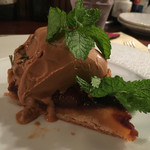 らんぷ亭 - 自家製ほろ苦いキャラメルアイスとイチヂクのタルト