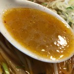 ラーメン･餃子 ハナウタ - 【2017年07月】薬膳香辛(中辛)＋唐辛子麺のスープ。