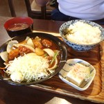 中華・喫茶　シルク - 酢豚定食と兄弟の腹