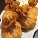 天鴻餃子房 - 揚げ餃子　味が付いているのでそのままかマヨネーズをつけて食べます　うまし！！