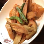 ぱっさん - 根菜のきんぴら：ピリ辛で食欲増進