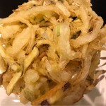 Marugame Seimen - 野菜かき揚げ。
                        税込130円。
                        美味し。