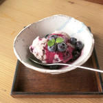 季節の素材 手打ちそば 岳 - 戸隠のブルーベリー