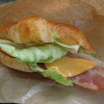 FLAFF - クロワッサンサンド（ベーコン）@250