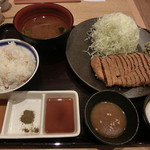 牛カツ京都勝牛 - 特選牛ロースカツ京とろろ膳(130g)