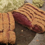 牛カツ京都勝牛 - 牛ロースカツ(断面)