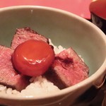 にくの匠 三芳 - フィレ肉の昆布巻き 卵と肉ご飯 汁 香の物