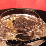 にくの匠 三芳 - 川岸牧場すね肉の出汁ジュレ キャビア＆トリュフ