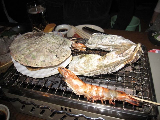 新鮮な魚介類を自分で焼いてみたくありませんか By まるたさん 移転 厚岸漁業部 魚バカ 祐一郎商店 すすきの店 すすきの 市営 魚介料理 海鮮料理 食べログ