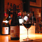 Gottsu Vigore - 日替わりグラスワインは、白・赤・ロゼ合わせて６種以上を揃えてます♪