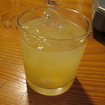 Gyuukushi Toramame Tomotsunabe Komame - バナナ梅酒