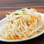 Famous stir-fried bean sprouts