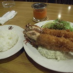 ランチョン - エビフライとライス