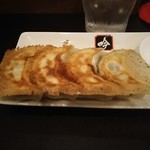 餃子と担々麺 吟 - 餃子(大)4個 400円