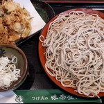 味奈登庵  - 秋鮭と帆立の海鮮つけ天850円