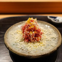 肉割烹 上 - かめのこのタルタル、カラスミ、エメンタールチーズ