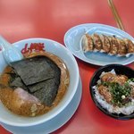 山岡家 - 味噌ラーメン，ミニチャーシュー丼，ギョーザ