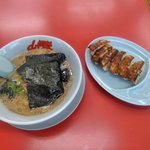 山岡家 - 醬油ラーメン，ギョーザ