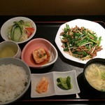 Chuukaryouri Pekin - ニラレバ定食