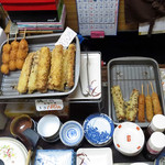 手打ちうどん ぶれーど・う - この日の揚げ物各種