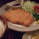 Bishokukashu Echigoya - もち豚定食