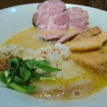 國分ラーメン食堂 - 鶏そば+チャーシュートッピング 950