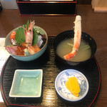 よってけ まるとみ - 海鮮丼 ¥1.600