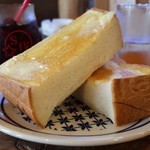 灯 - トースト朝ごはん