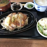 グリルよしだ - 地養鶏の柚子胡椒焼き定食