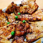 豚丼（華）接写