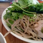 Soba Deizu - パクチーと蕎麦。意外な組み合わせですが合いますね。