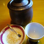 チャイニーズキッチン　風梨 - 紹興酒　湯せんで保温できる酒器で頂けます