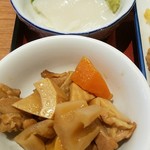 かっぽうぎ - 筑前煮とイカ刺し