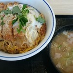 かつや - カツ丼梅+豚汁小 658円