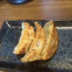 鶏白湯らーめん 鶏吉 - 鶏餃子