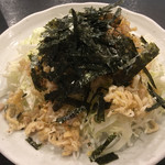 赤鶏炭焼 大安 - 鶏皮サラダ(350円)