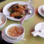 肉とキャベツのみそ炒め(回鍋肉片)、ご飯、スープ、切り干し大根＋オレンジ