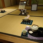 Yamatoku Kinenkan Kissa Ko-Na- - 店内