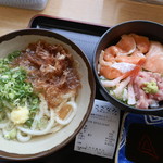 Sazanami - ミニ海鮮丼とかけうどんのセット580円