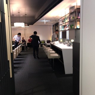 ANAラウンジ - 搭乗案内があり、一気にはける