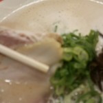 濃厚豚骨醤油ラーメンブタシャモジ - 