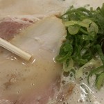 濃厚豚骨醤油ラーメンブタシャモジ - 