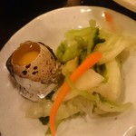 Sukiyaki Kappou Katou - 香の物とうずらの卵。