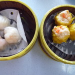 錦選香港特極點心 - 皮プルプルで海老たっぷりの海老餃子、海鮮の具がぎっしり詰まった一級焼売各RM5.5