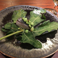 エニェ - サワラのイチジクの葉蒸し だだちゃ豆のソース