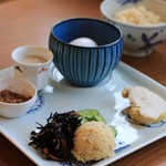 福日和カフェ - ちょっと寂しい感じのおかずたち