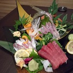 Ginzaakitakensanhinaijidorisemmontemmisatonishiki - 旬鮮魚のオススメ盛り