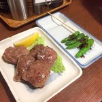 上タン塩焼き、ししとうタレ焼き